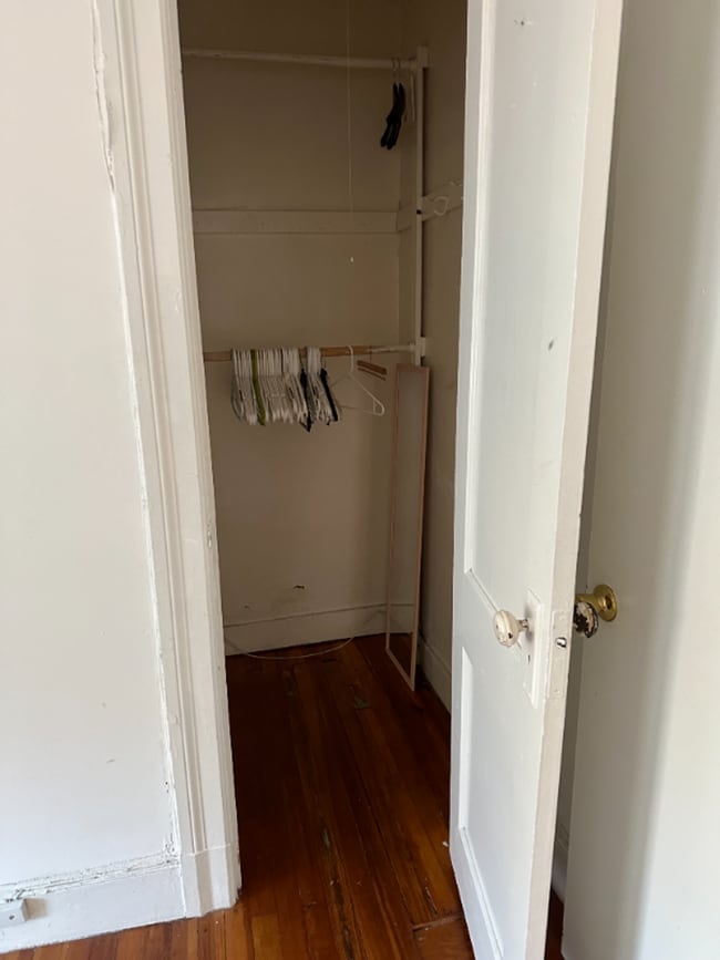 Building Photo - Renovated Beautiful 2BR Near Yale - Science Hill