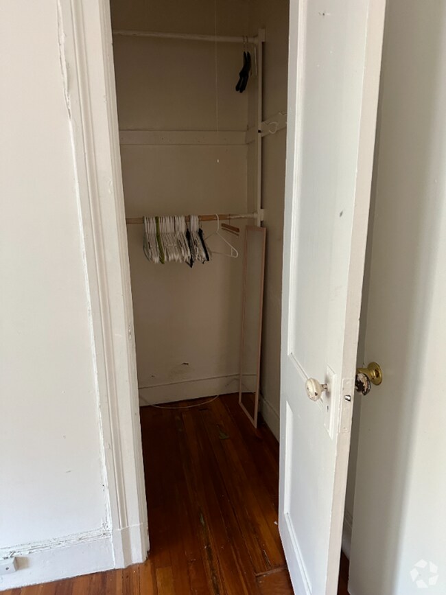 Building Photo - Renovated Apr 24 - Beautiful 2BR Near Yale...