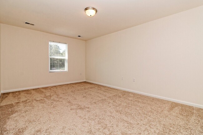 Building Photo - 3BR Home in Hardeeville – $150 Off Move-In...