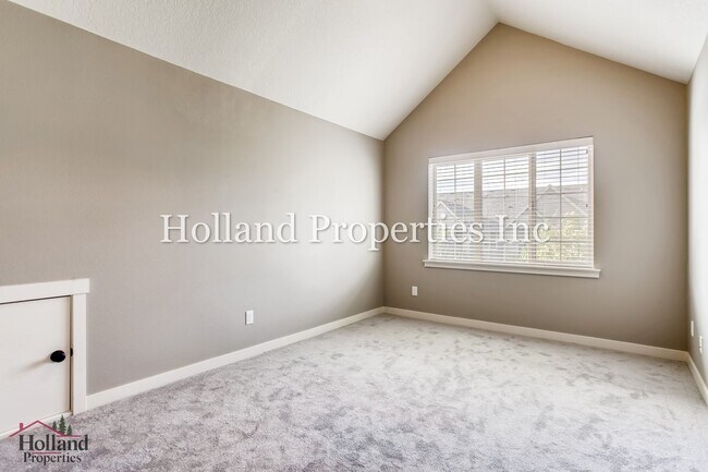 Building Photo - 7903 NE Rockne Way