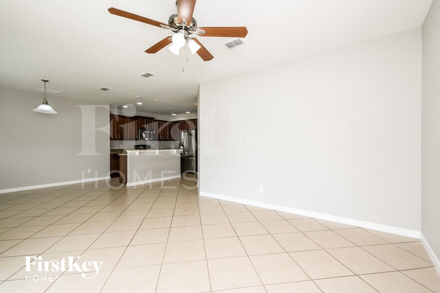 Building Photo - 4748 Rockvale Dr