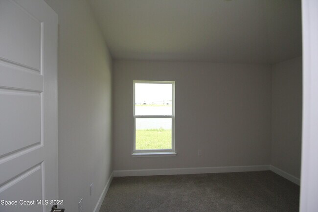 Building Photo - 616 Kylar Dr NW
