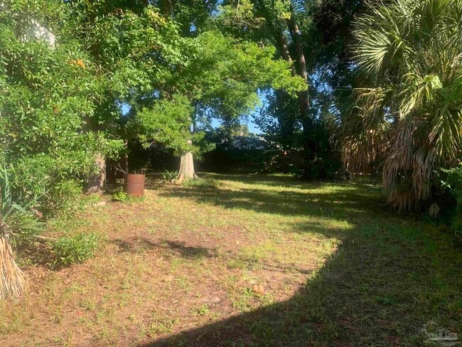 Building Photo - 3204 E Gonzalez St