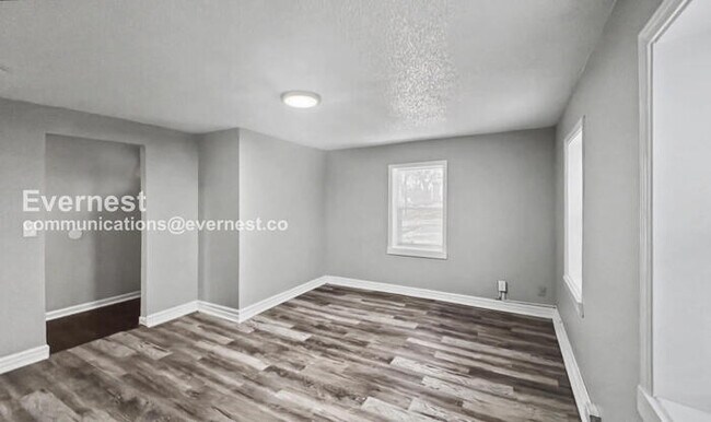 Building Photo - Spacious 3-Bedroom Home with Deck and Modern Appliances