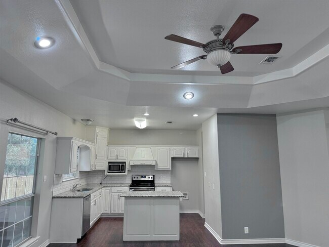 Building Photo - 228 White Feather Trail