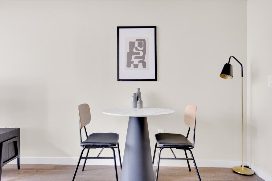 Building Photo - 210 Wall St