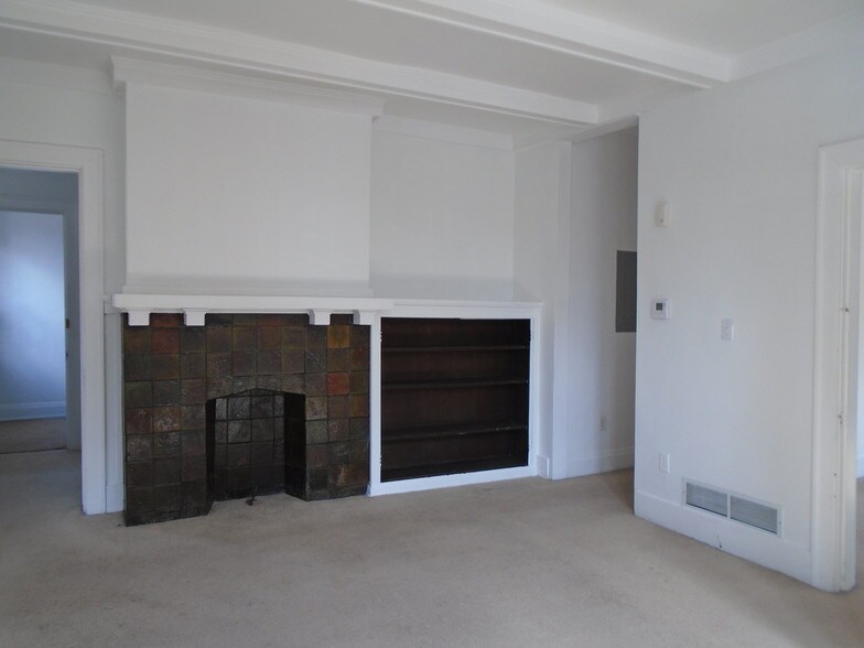 Building Photo - 3600 Dawson St