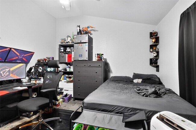 Building Photo - 4301 NW 36th Pl