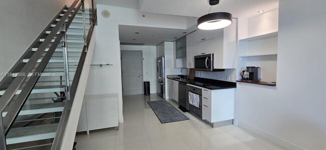 Building Photo - 60 SW 13th St