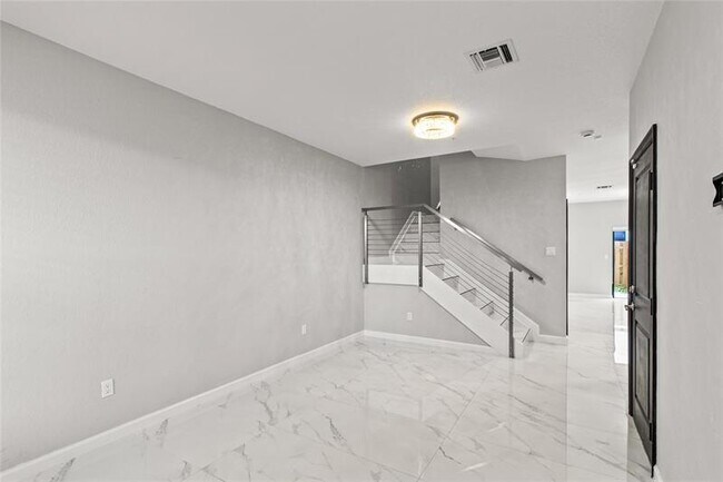 Building Photo - 221 SW 159th Way