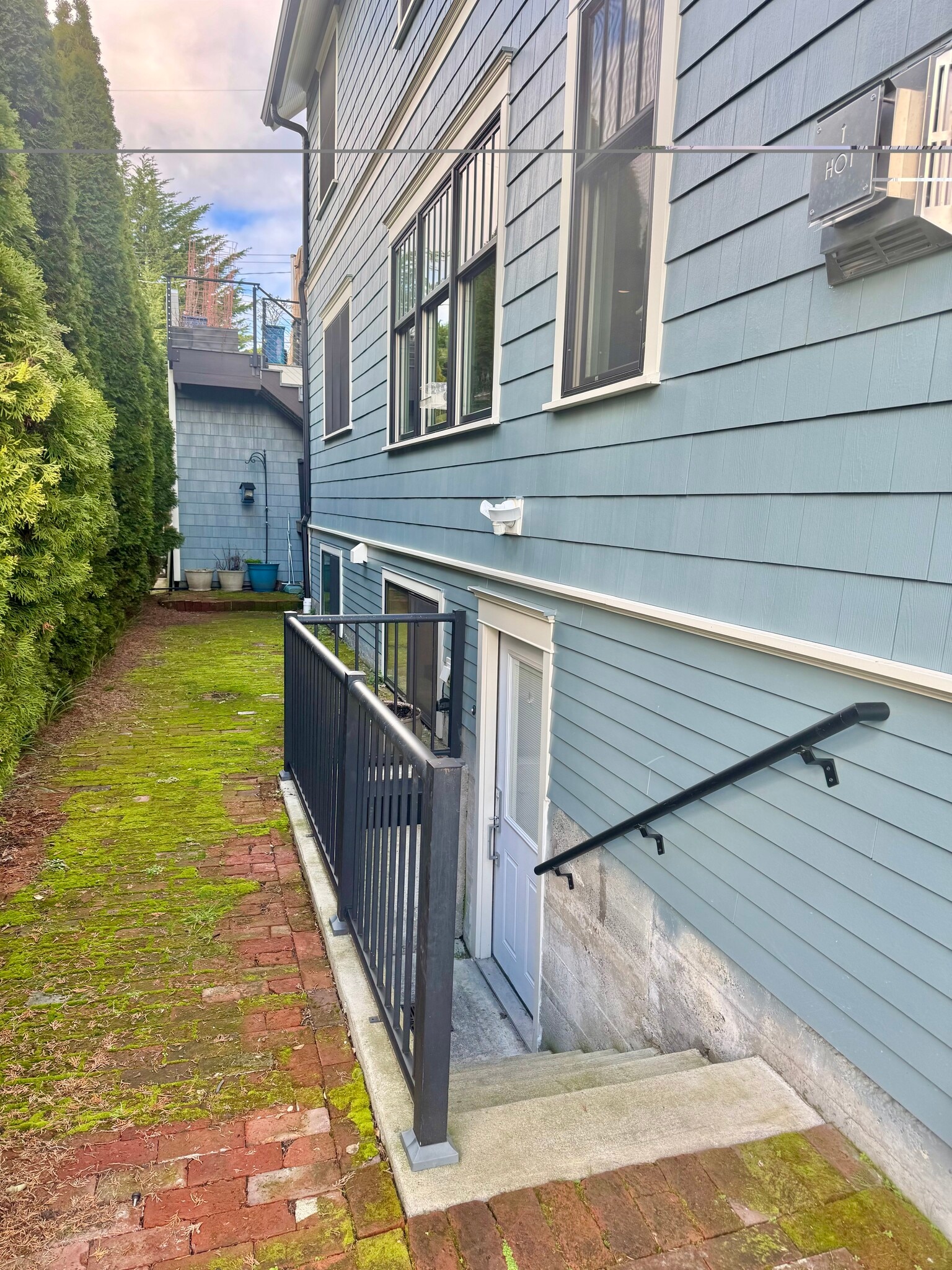 Building Photo - 7419 Keen Way N