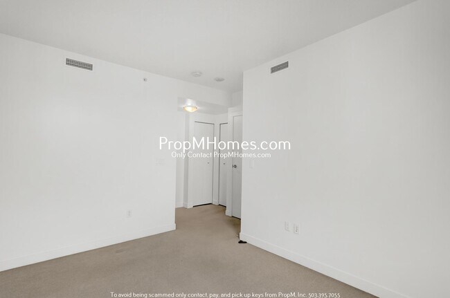 Building Photo - Modern 2-Bedroom, 2-Bath Condo with Stunni...