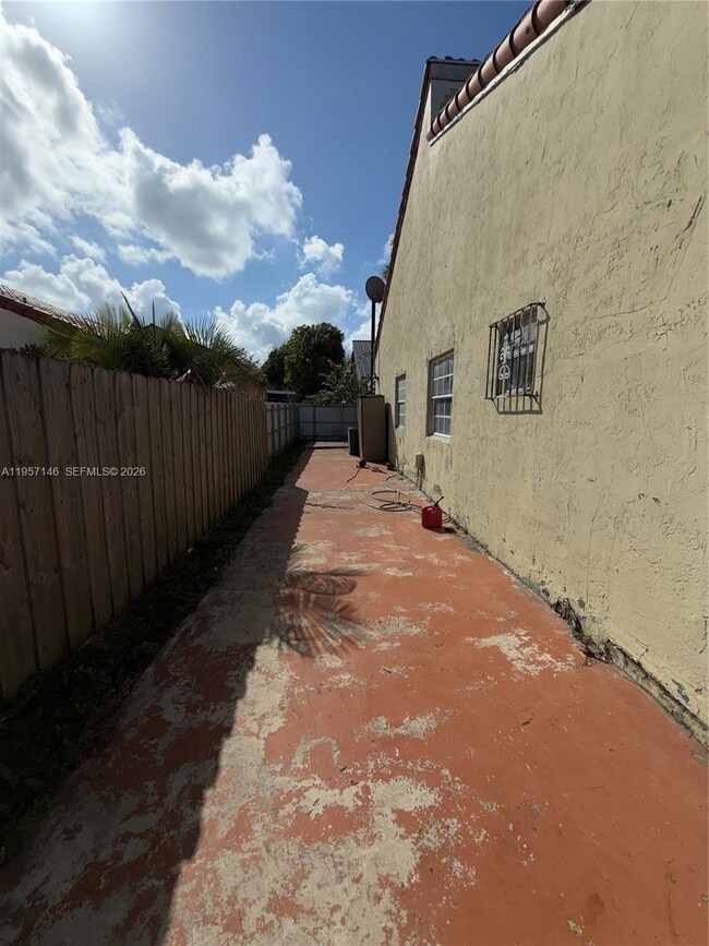 Building Photo - 8712 NW 108th Ln