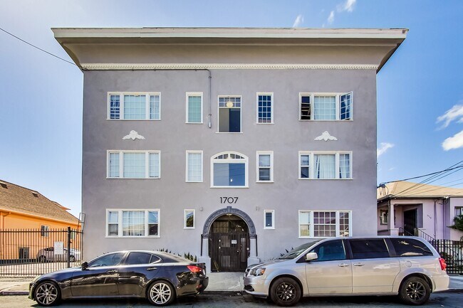 Building Photo - Chavez Haus