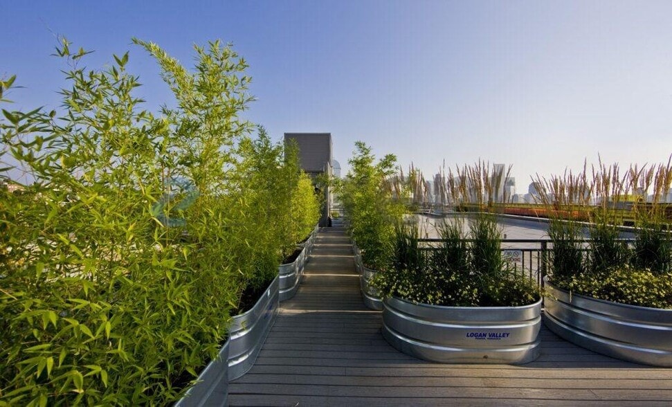 Building Photo - 530 Broadway E