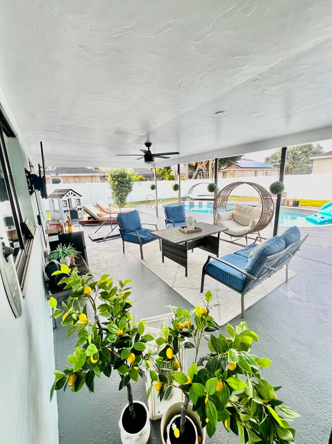 Building Photo - 231 SE 45th Terrace