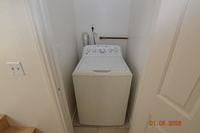 Building Photo - 550 Roxella Ln