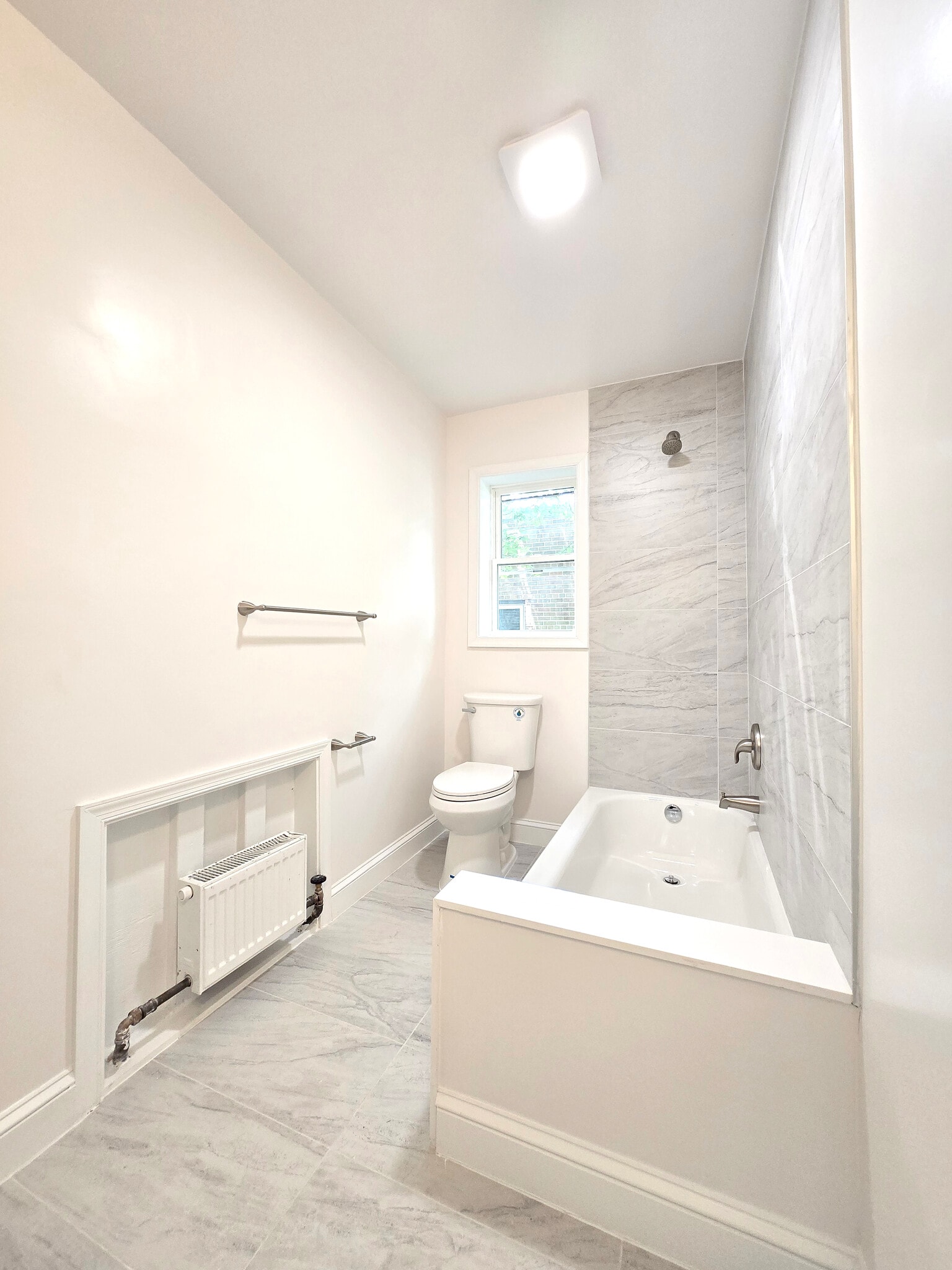 Building Photo - 4526 Avondale St