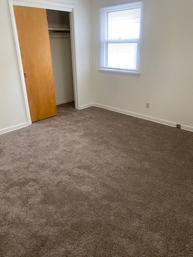 Building Photo - CHARMING 3 BED, 1 BATH HOME