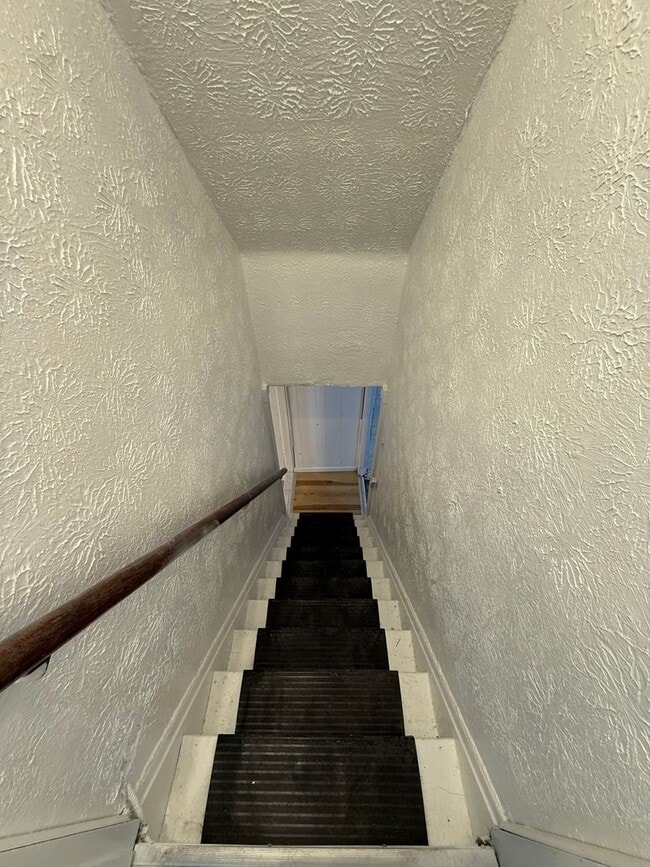 Building Photo - Brighton Heights 2-Bedroom Townhome – Quiet Living with Easy Downtown Access