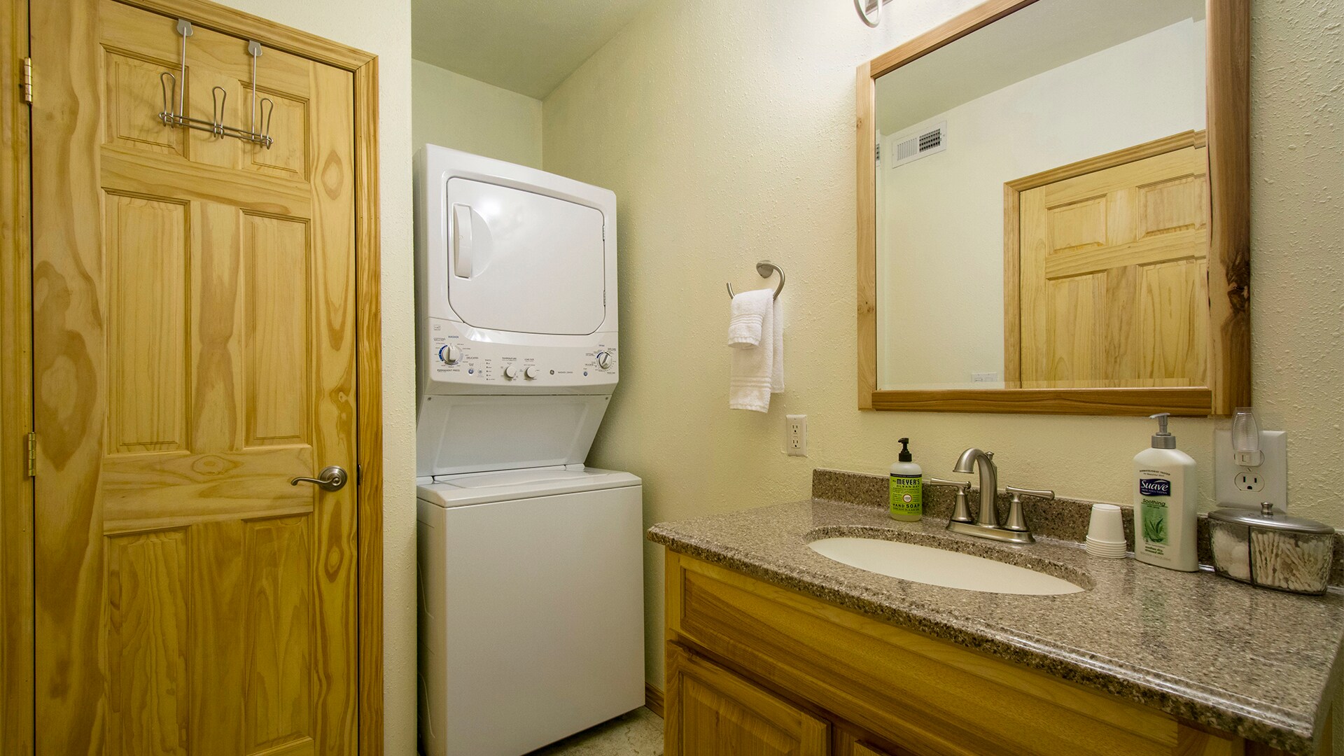 Building Photo - 1484 Willow Loop