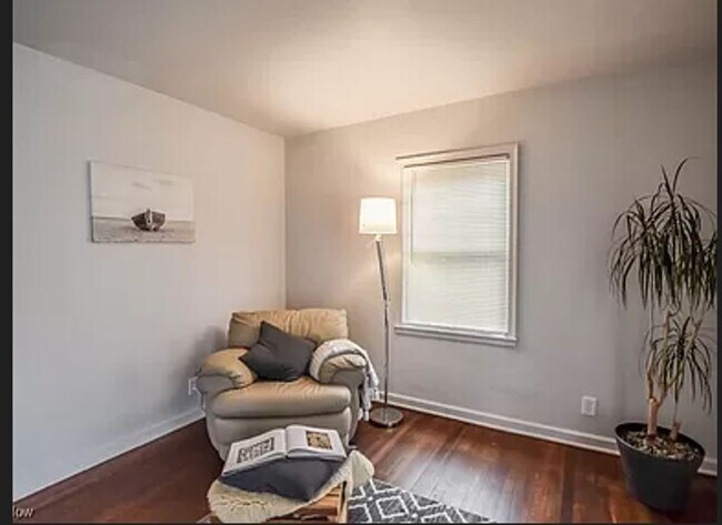 Building Photo - 1774 Hillside Ter