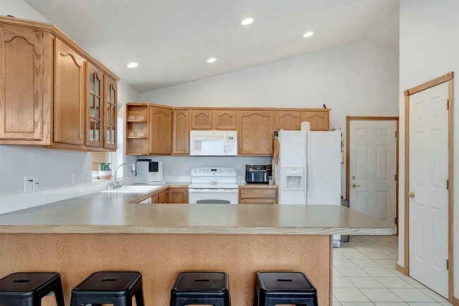 Building Photo - 4360 Nicole Ct