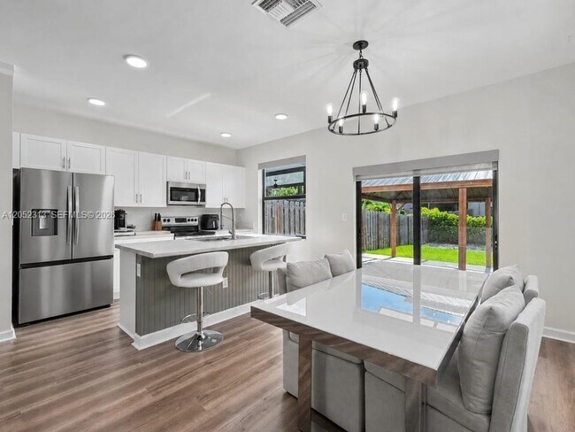 Building Photo - 25545 SW 109th Ave