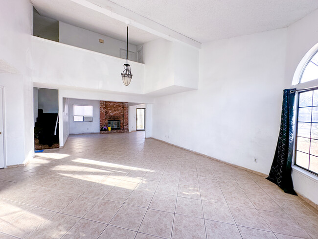 Living Room - 43608 Steif St