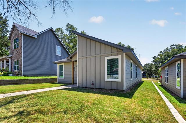 Building Photo - 610 E Texas St