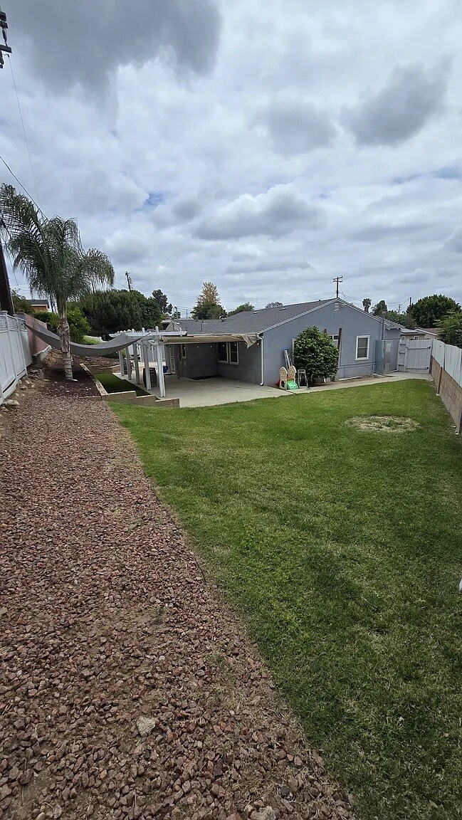 Building Photo - 10603 Bramblebush Ave