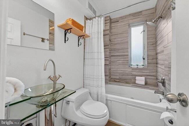 Building Photo - 1727 Massachusetts Ave NW