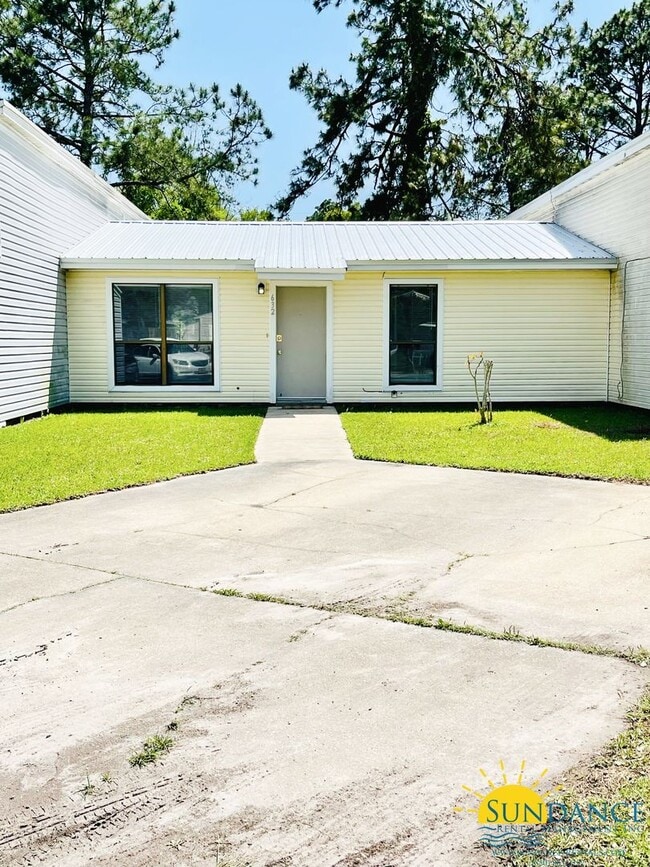 Building Photo - Beautiful 2 Bedroom Home in Fort Walton Beach!