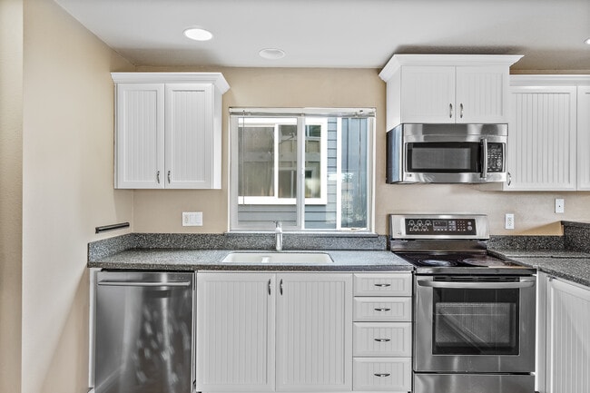 Building Photo - 8619 Delridge Way