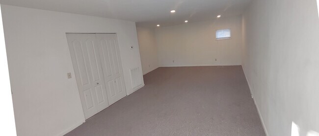 Building Photo - 733 A Germantown Circle