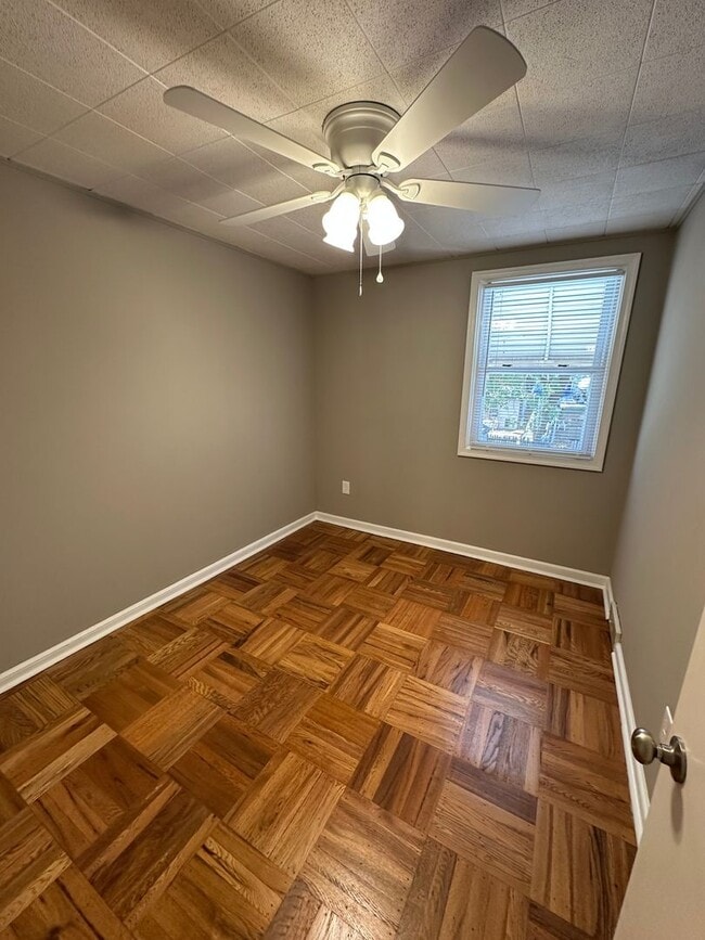 Building Photo - Beautifully Renovated 3-Bedroom Split-Leve...