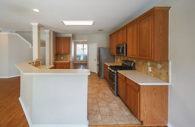 Building Photo - 4736 Green Bluff Dr