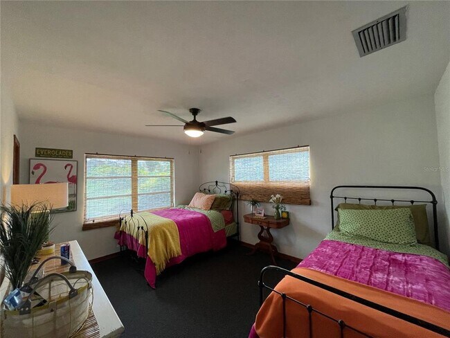 Building Photo - 879 S Terrace Dr