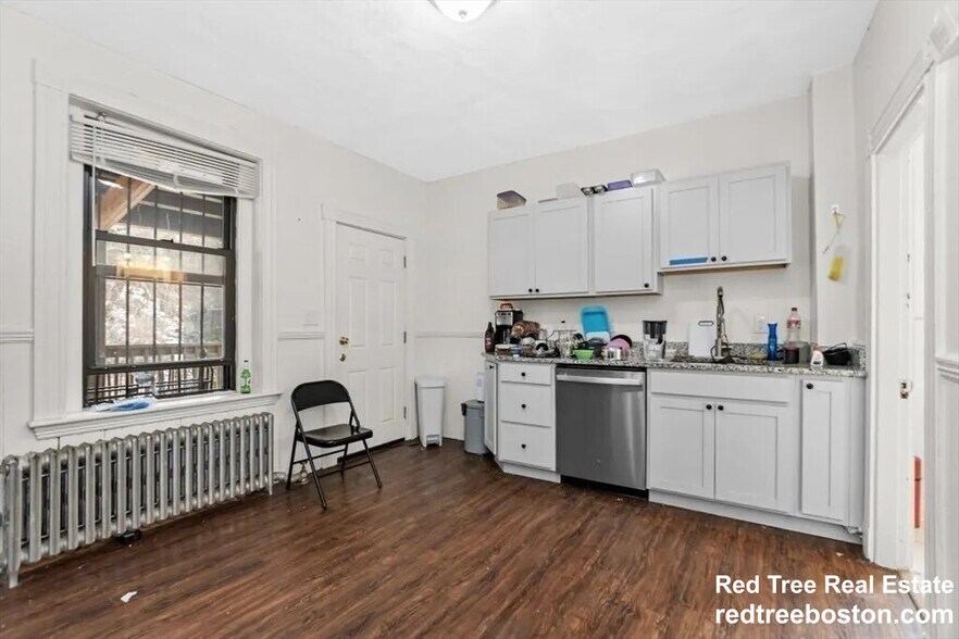 Building Photo - 868 Huntington Ave