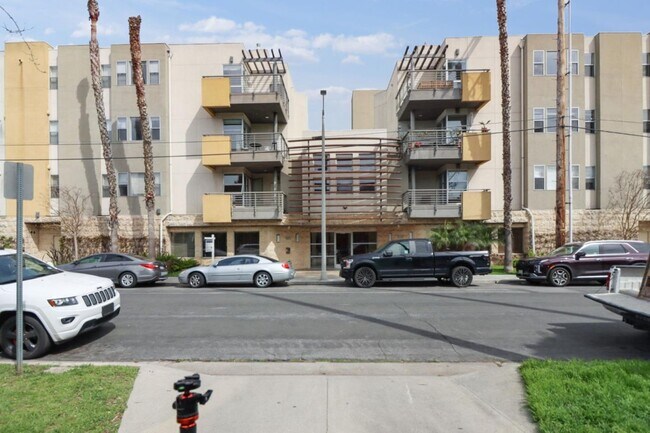 Building Photo - 4170 Fair Ave
