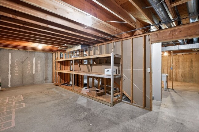 Building Photo - Spacious 4BR House in Columbia
