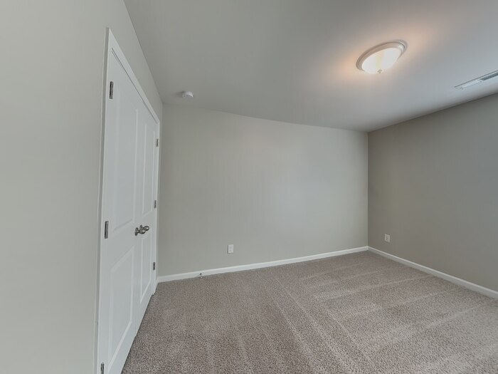 Building Photo - 1041 Cloverdale CT