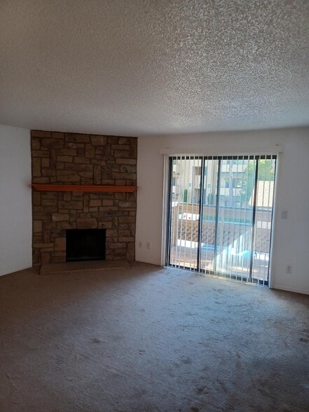 Building Photo - 380 Zang St