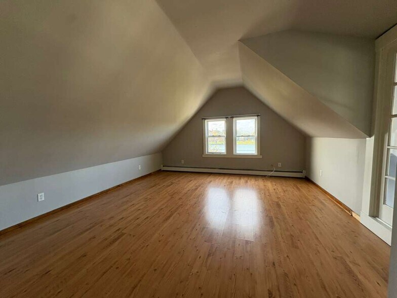 Building Photo - 517 Quinnipiac Ave