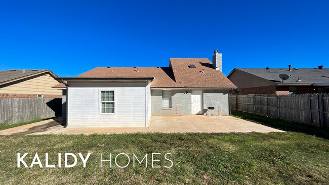 Building Photo - 8401 Azurewood Dr