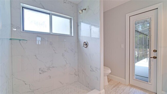 Building Photo - 600 Everett St