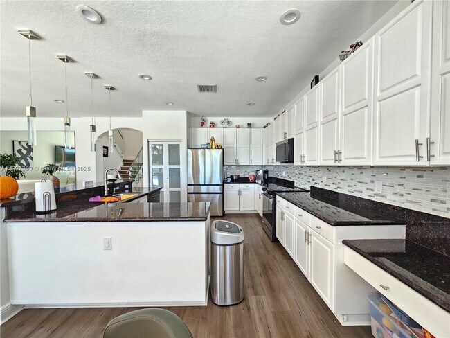 Building Photo - 17468 SW 36th St