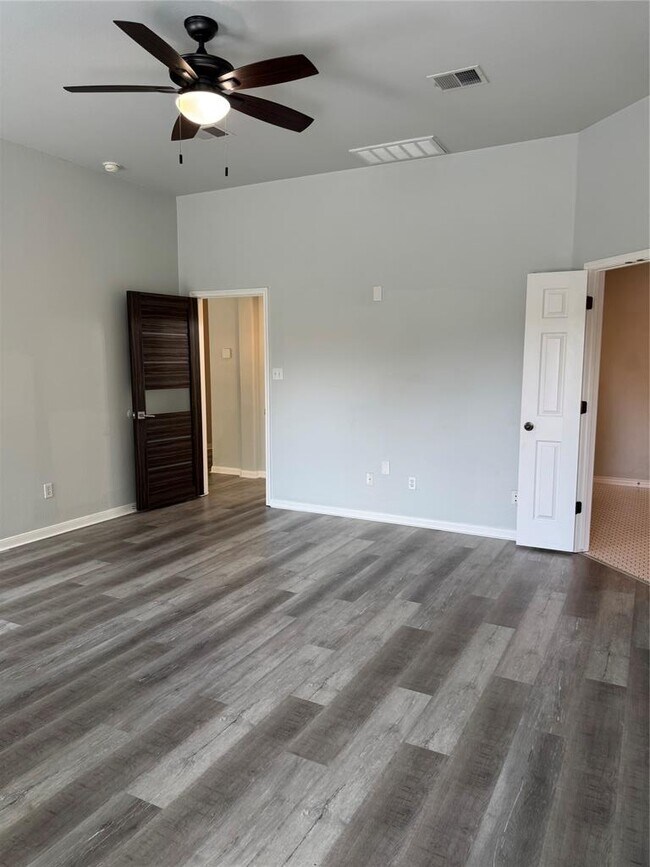Building Photo - 2306 Brookhollow Terrace