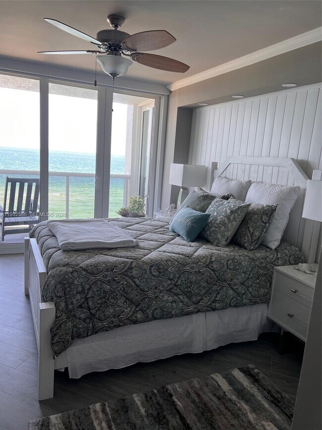 Building Photo - 16711 Collins Ave