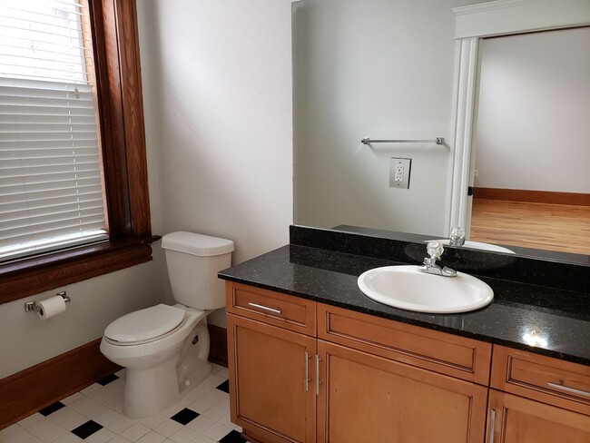 Building Photo - 2 BR/ 2BA Condo in Downtown Tampa